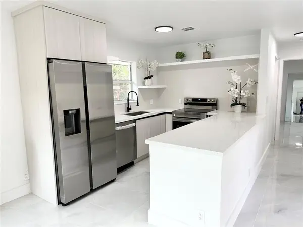 Hollywood, FL 33020,2508 Mckinley St