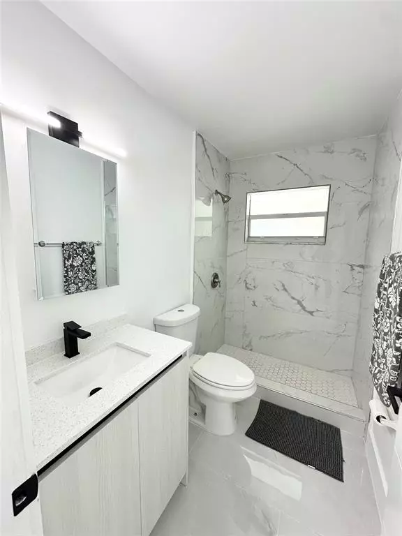 Hollywood, FL 33020,2508 Mckinley St