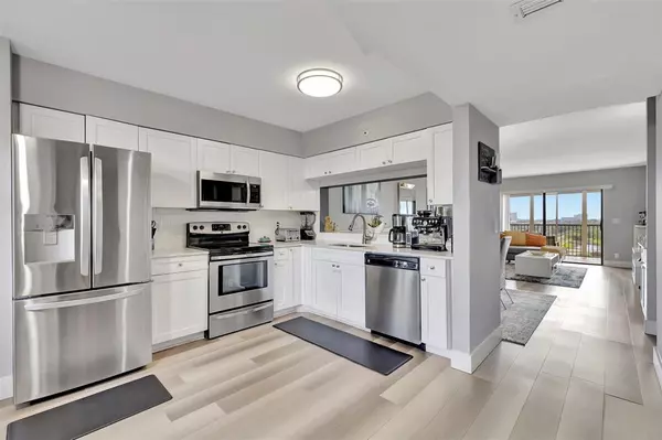 Pompano Beach, FL 33069,2200 S Cypress Bend Dr #702