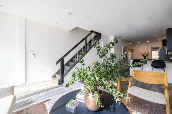 Toronto W04, ON M6N 3R9,1007 Weston RD