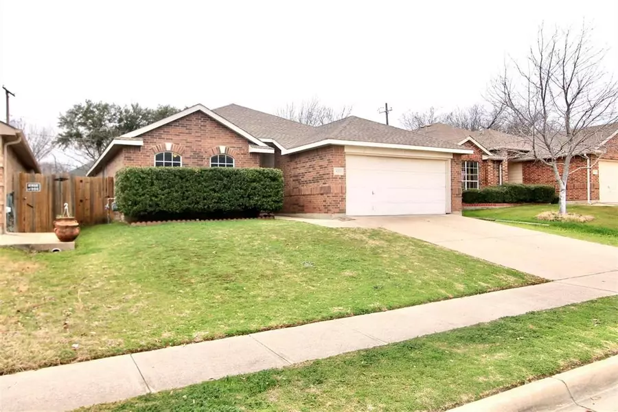 4713 Barnhill Lane, Fort Worth, TX 76135