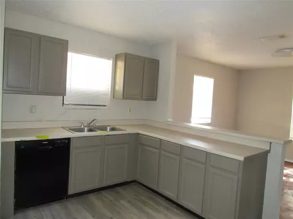 Clifton, TX 76634,301 County Road 1607