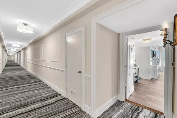 Boca Raton, FL 33432,701 E Camino Real #2J