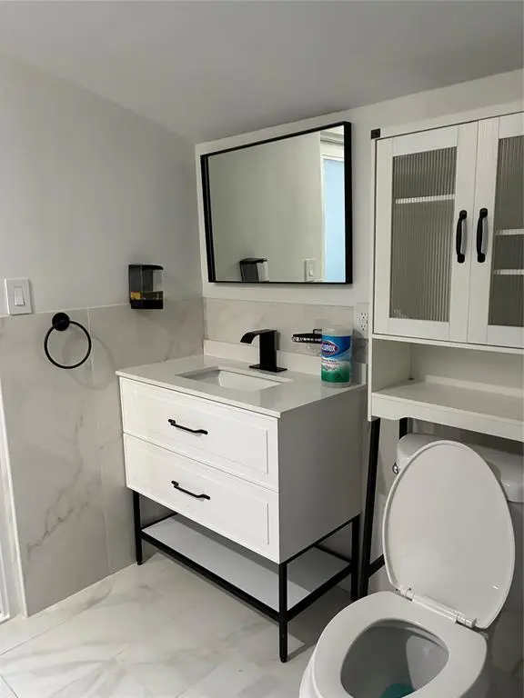 Fort Lauderdale, FL 33311,2816 NW 7th St