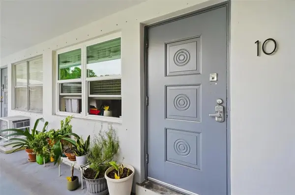 Hollywood, FL 33021,3510 Harrison St #10