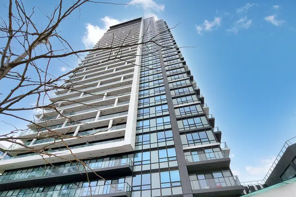 Markham, ON L3R 6L5,18 Water Walk DR #605