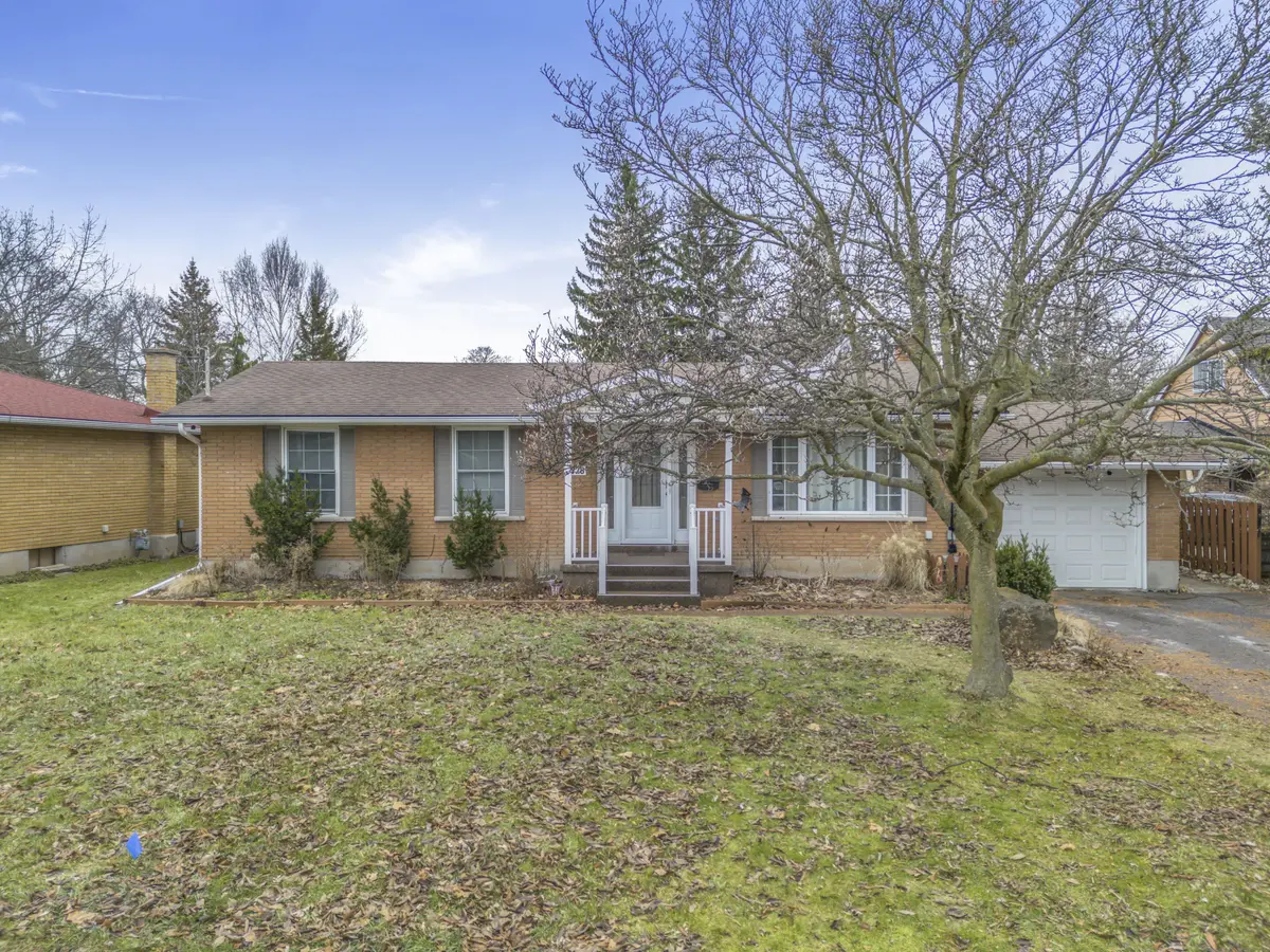 Niagara Falls, ON L2H 1E5,7728 WATSON ST