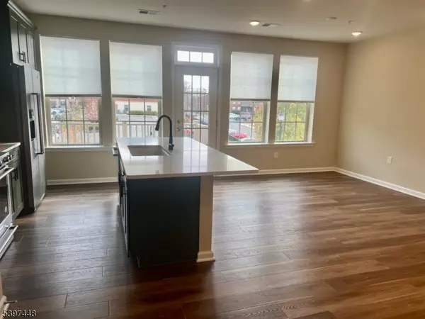 Somerville Boro, NJ 08876,1005 Station Rd