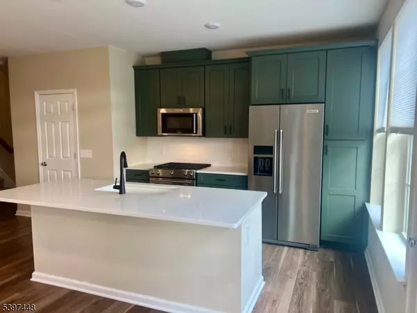 Somerville Boro, NJ 08876,1005 Station Rd