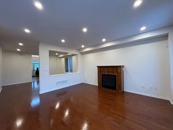 Oshawa, ON L1H 7K4,2381 Secreto DR