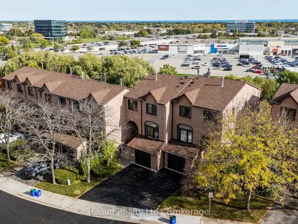 Oakville, ON L6H 2B5,1100 Queens AVE #16