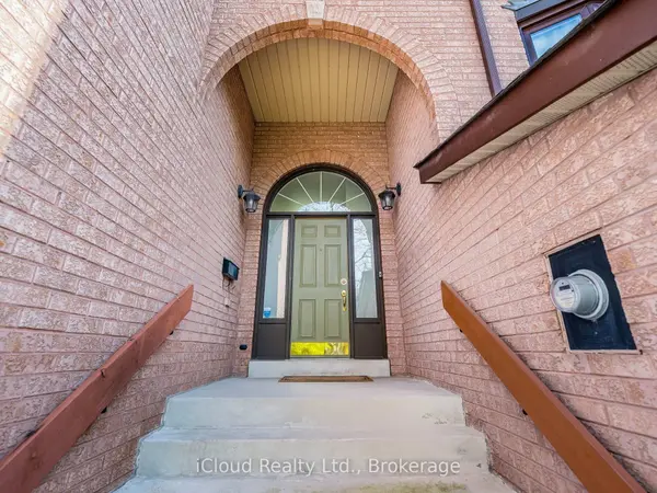 Oakville, ON L6H 2B5,1100 Queens AVE #16