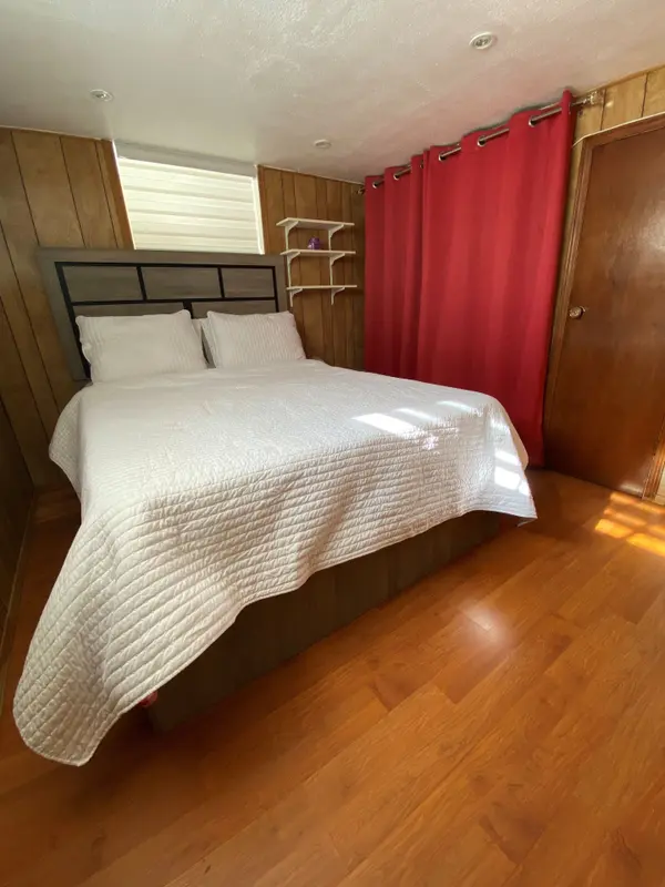 Mississauga, ON L5M 1K2,5 Queen ST S