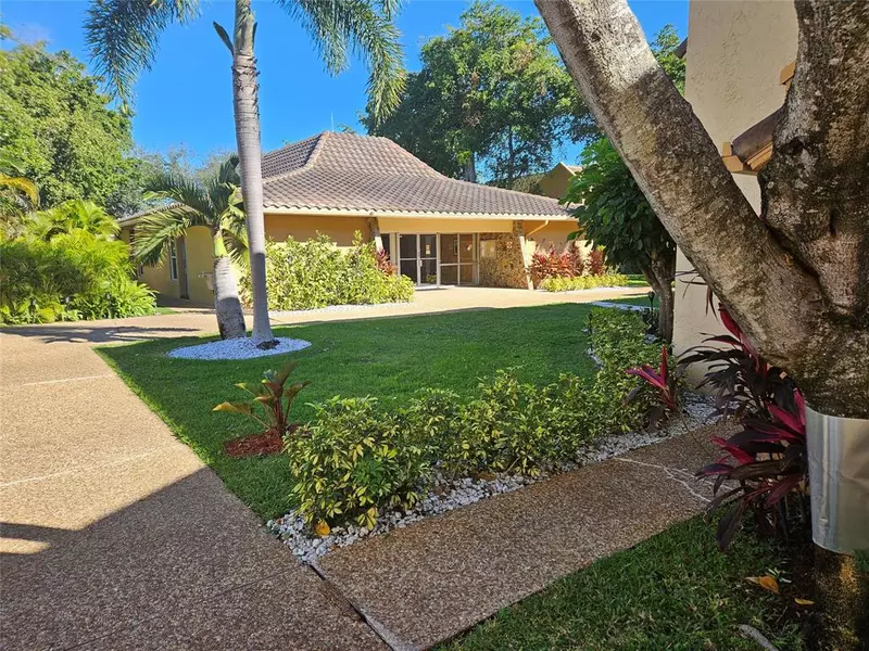 959 SE 2nd Ave #117, Deerfield Beach, FL 33441