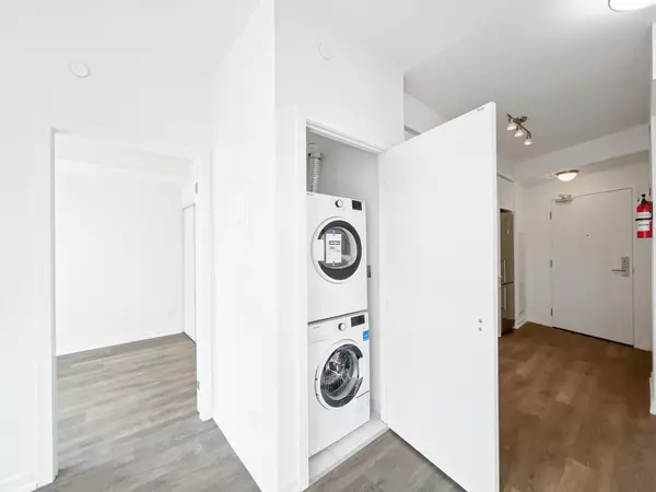 Toronto C01, ON M6K 1A6,49 East Liberty ST #2411