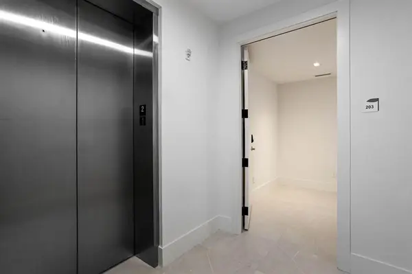 Fort Lauderdale, FL 33301,160 Isle Of Venice Dr #203