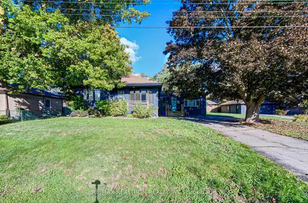 East Gwillimbury, ON L0G 1M0,7 Victory DR