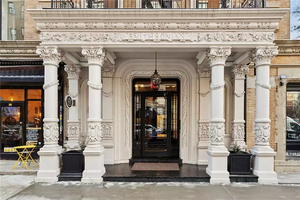 New York, NY 10027,370 Lenox AVE #203