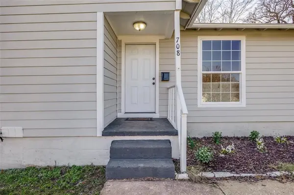 Denison, TX 75021,708 E Gandy Street