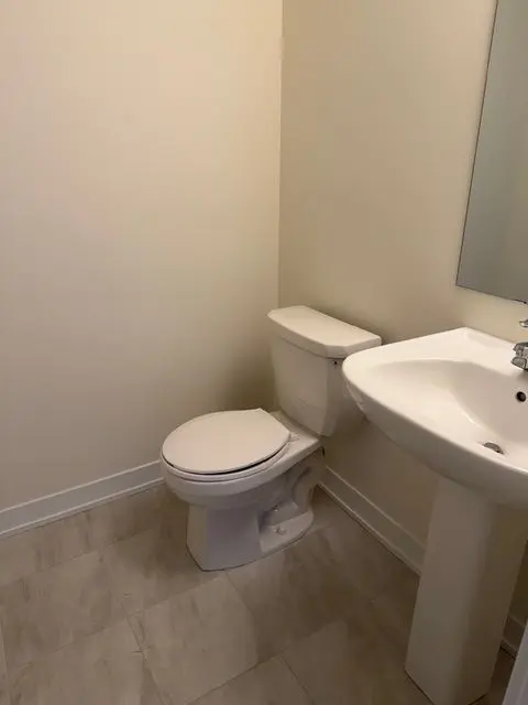 Pickering, ON L1X 0S9,1695 Dersan ST #501