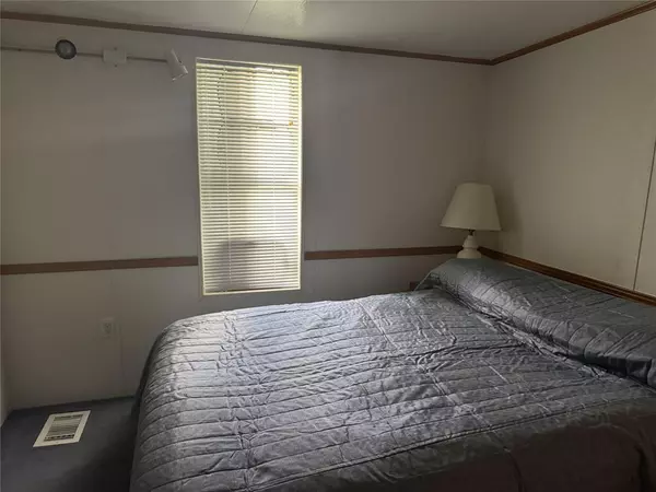 Okeechobee, FL 34974,6475 SE 52nd St