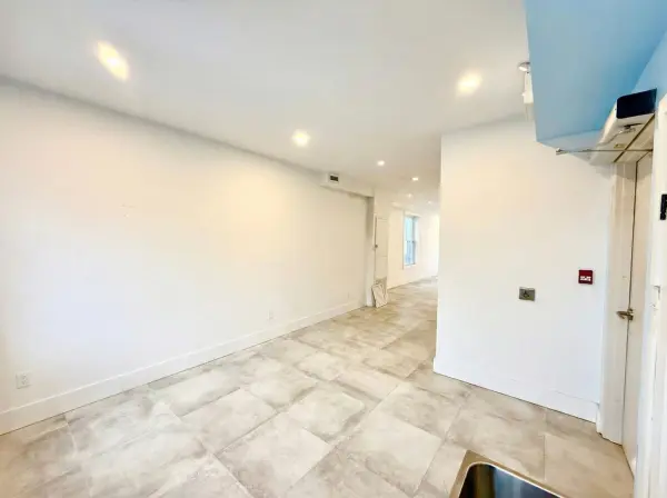 Markham, ON L3P 1Z1,352 Main ST #2