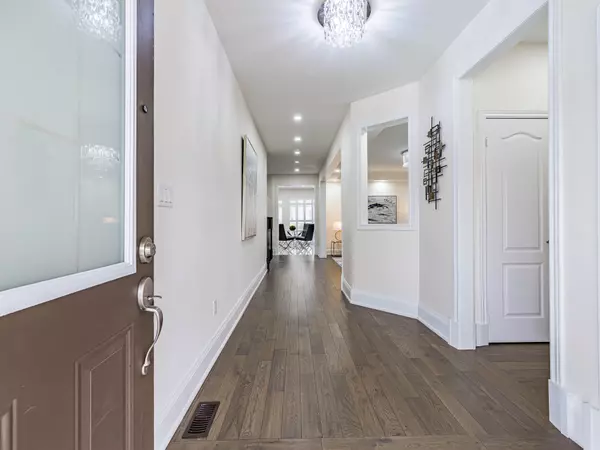 Brampton, ON L6P 4G3,16 Cloncurry ST