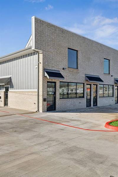 902 E Moore, Terrell, TX 75160