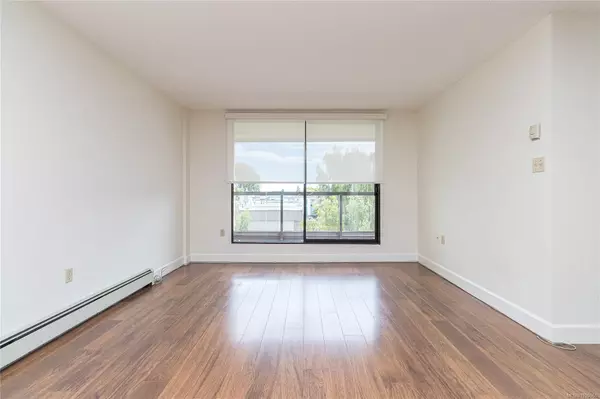 Victoria, BC V8R 6R6,1745 Leighton Rd #501