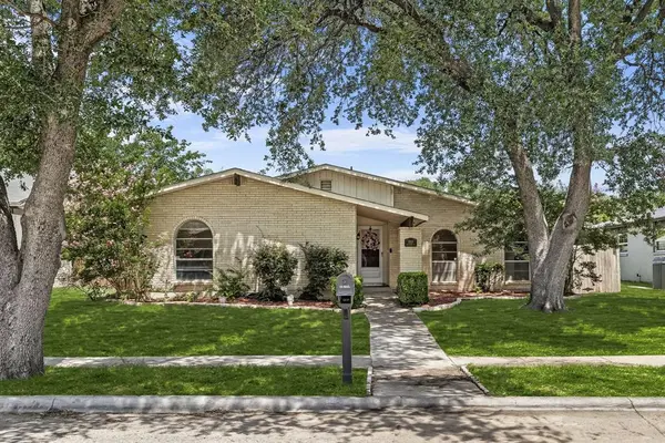 1825 Addington Drive,  Carrollton,  TX 75007