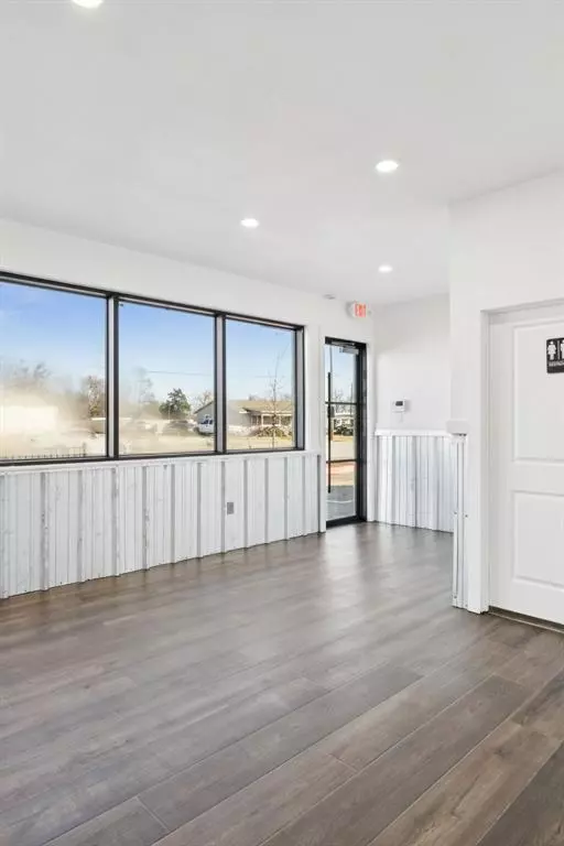 Terrell, TX 75160,902 E Moore