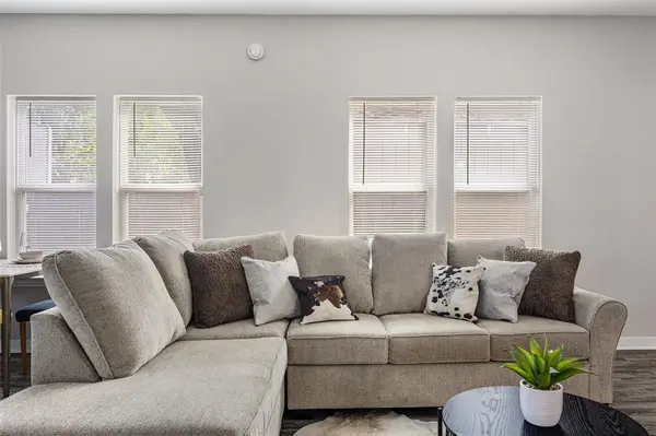 Dallas, TX 75215,5006 Colonial Avenue