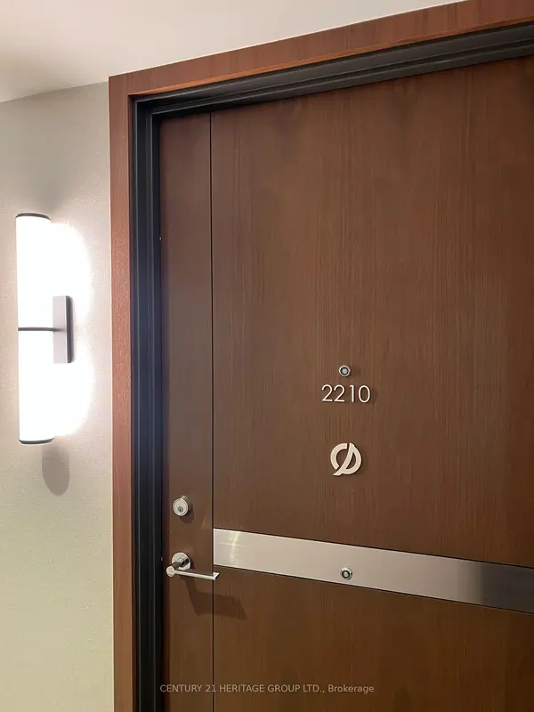 Toronto C01, ON M5V 2P1,19 Bathurst ST #2210