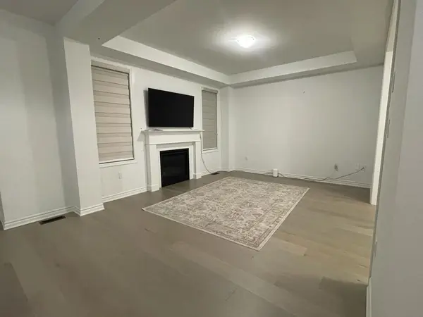 Pickering, ON L1X 0N9,3088 Paperbirch TRL