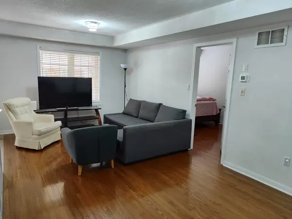 Mississauga, ON L5B 0B2,575 Dundas ST W #1