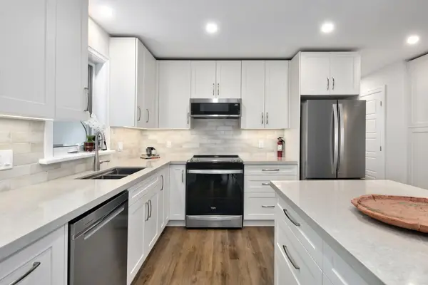 Blue Mountains, ON N0H 2P0,116 Dove DR