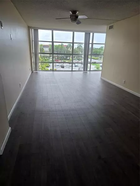 801 Three Islands Blvd #409, Hallandale Beach, FL 33009