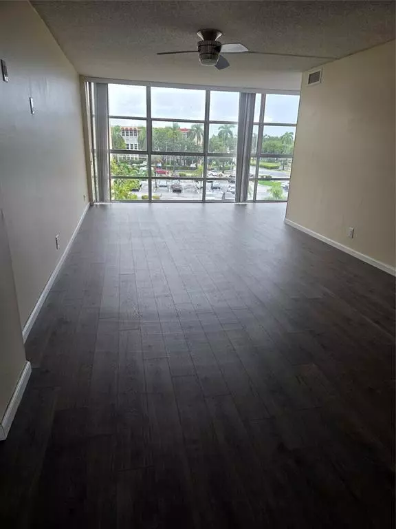 Hallandale Beach, FL 33009,801 Three Islands Blvd #409