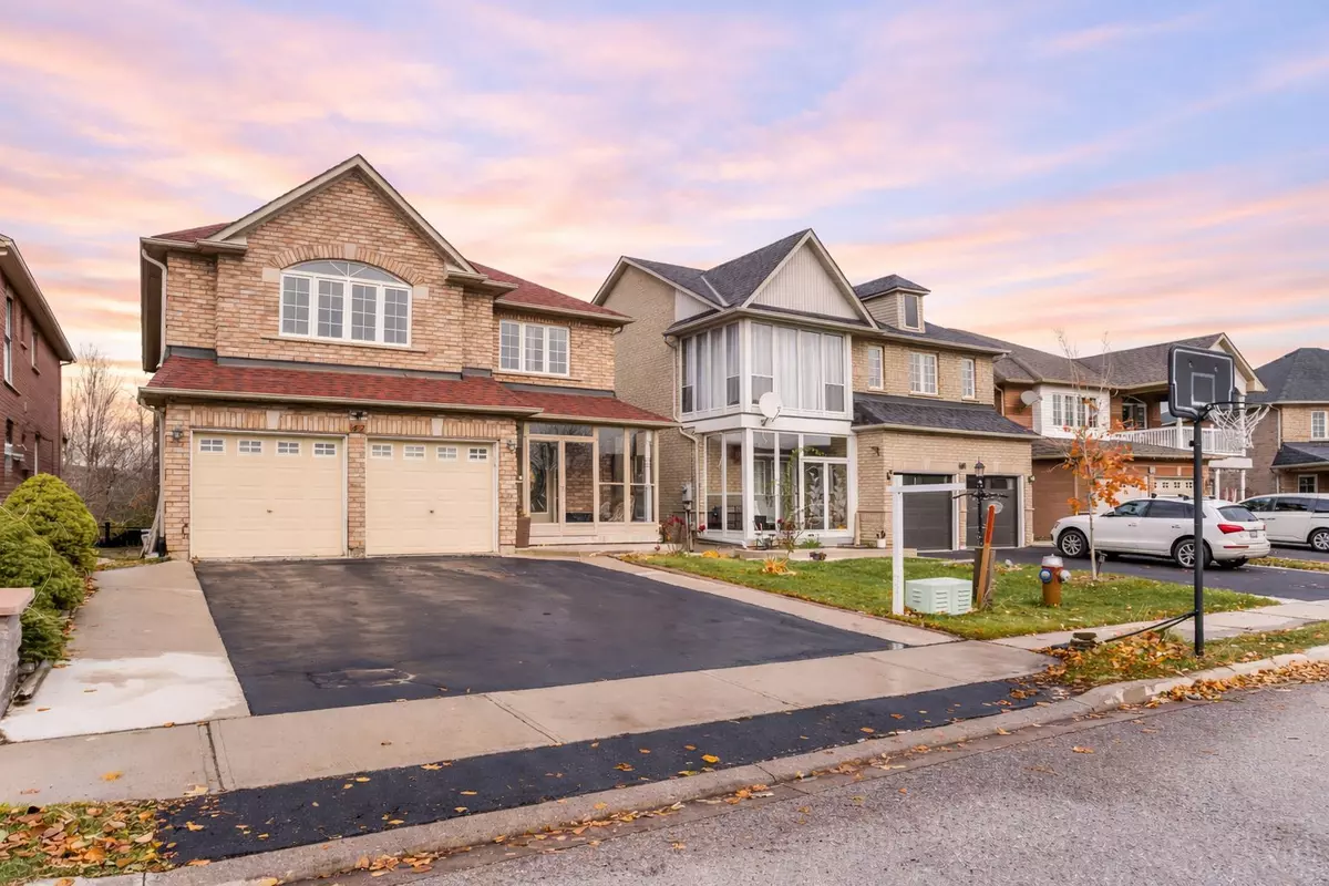 Brampton, ON L6P 1M5,42 Avalanche CRES