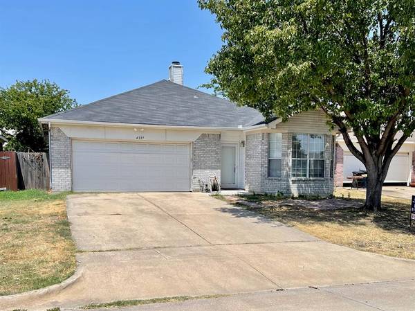 4337 Park Creek Circle N, Fort Worth, TX 76137
