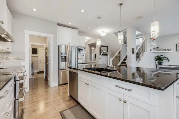 Calgary, AB T3P 0B1,80 Evansfield PL NW