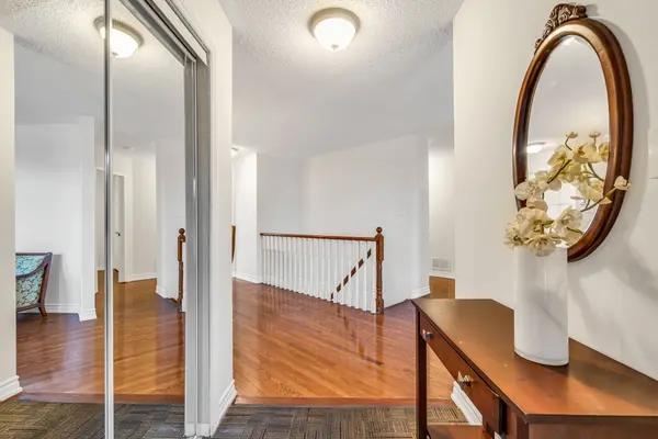 Mississauga, ON L5V 2A9,5666 Whitehorn AVE