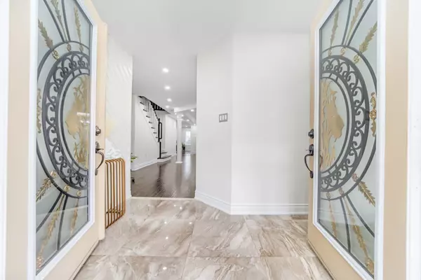 Brampton, ON L6P 1M5,42 Avalanche CRES