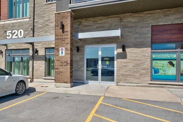 Grimsby, ON L3M 0C9,520 North Service RD ##211