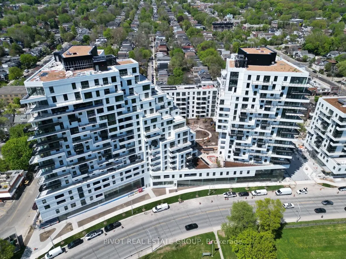 Toronto E01, ON M4L 0B7,1050 Eastern AVE #320