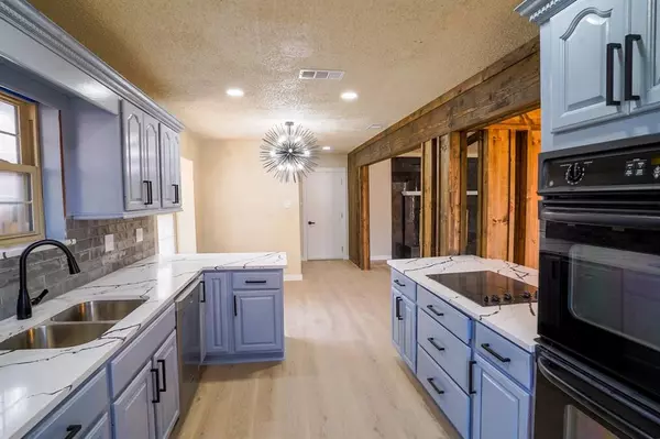 Carrollton, TX 75006,2302 Greenhill Drive