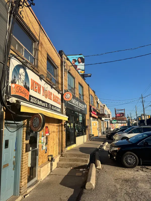 Toronto C04, ON M6B 3B5,3035 Bathurst ST