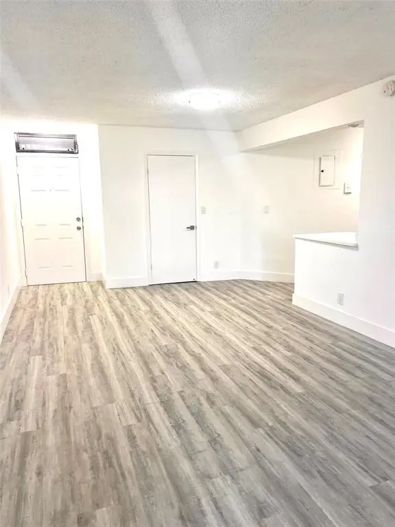 Oakland Park, FL 33309,214 Lake Pointe Dr #103