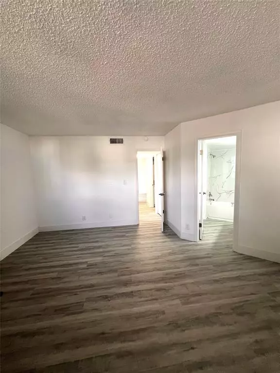 Oakland Park, FL 33309,214 Lake Pointe Dr #103