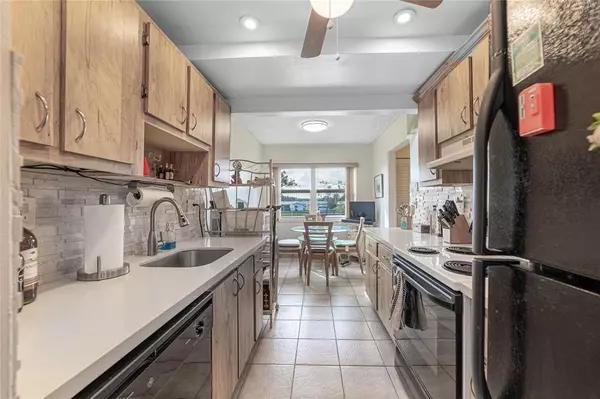 8305 NW 61ST St. #C215, Tamarac, FL 33321